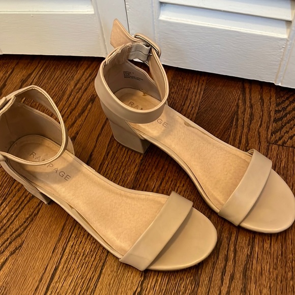Rampage Tan Heels - Picture 4 of 11